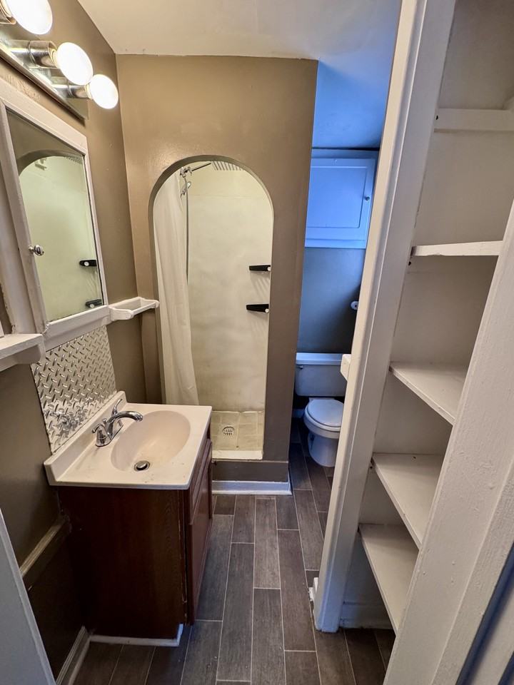 1023 S Pennsylvania Ave #3 - Photo 5 of 5