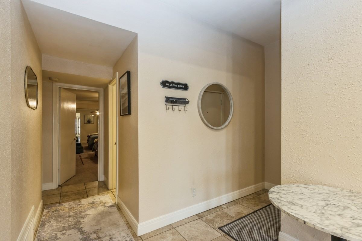 1111 W 46th St #4 - Photo 2 of 17