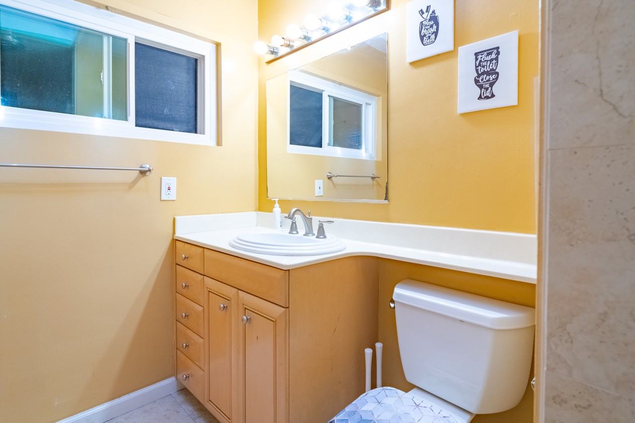 5001 54th St #1 - Photo 2 of 8