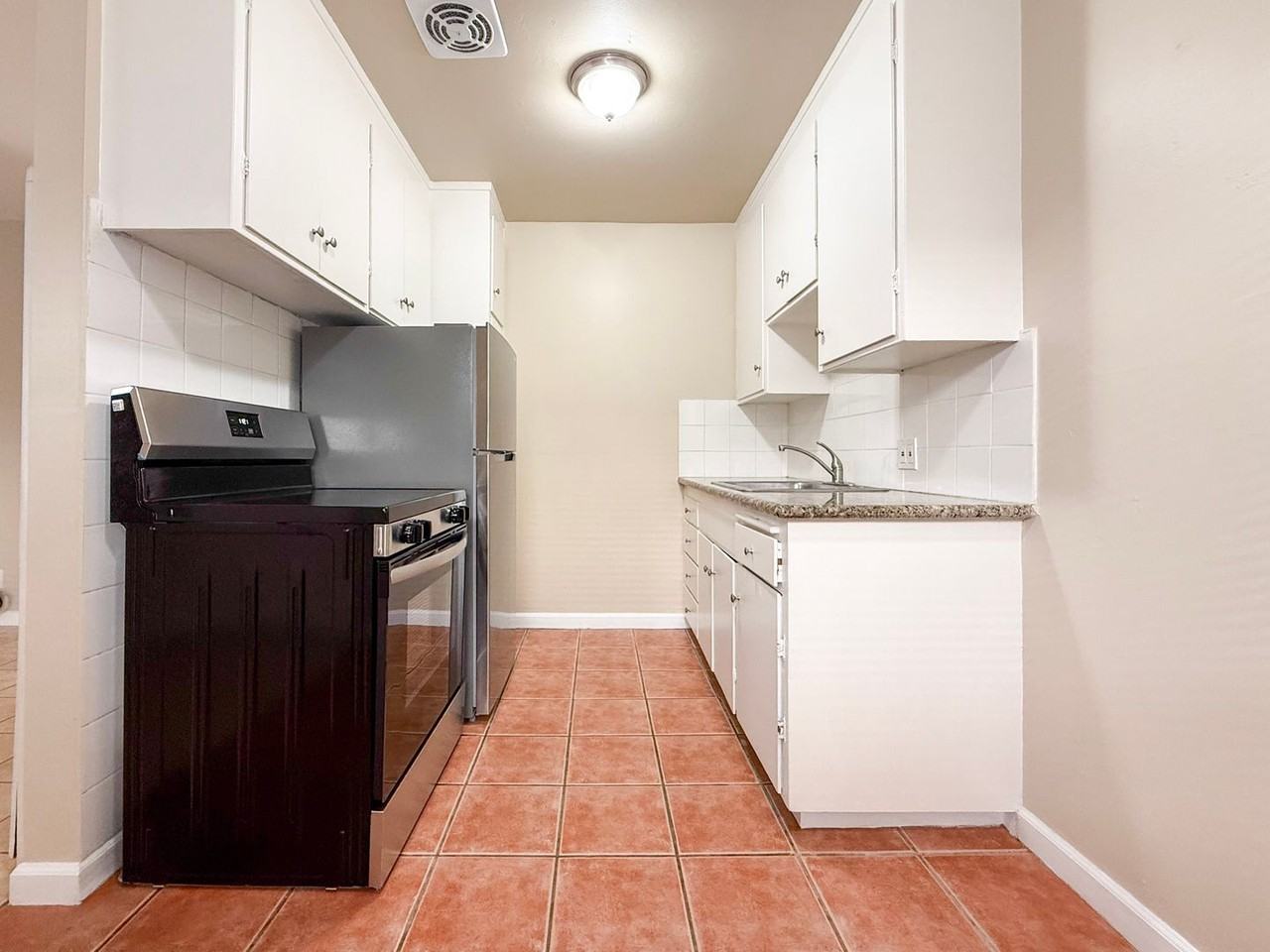 2212-2218 High Street - Photo 2 of 44