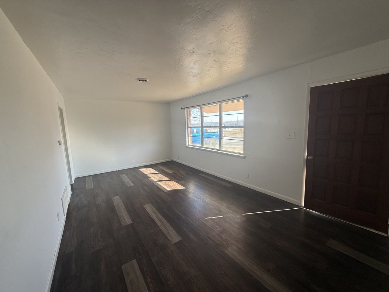 734 E 30th St #1 - Photo 3 of 10