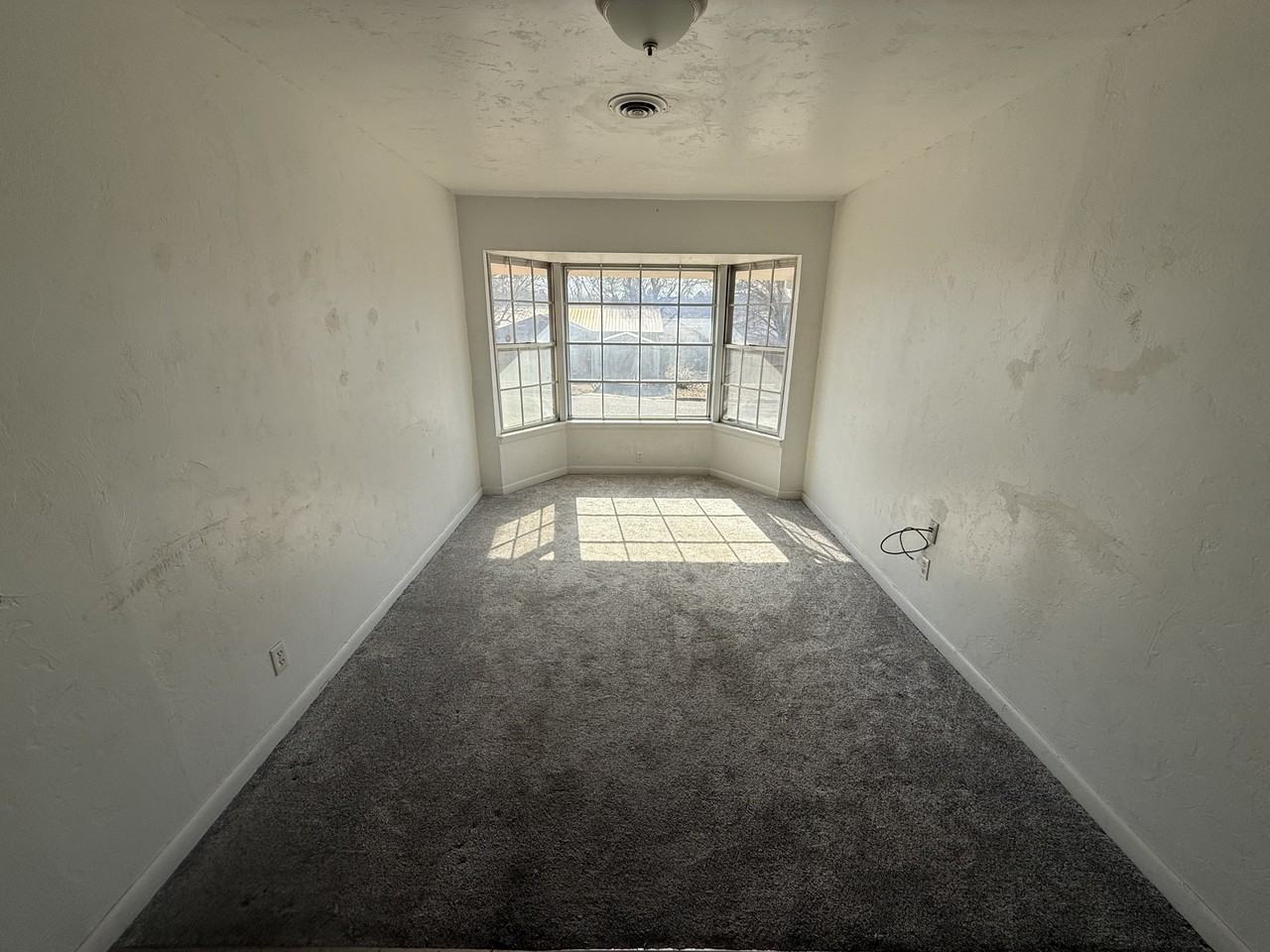 734 E 30th St #1 - Photo 4 of 10