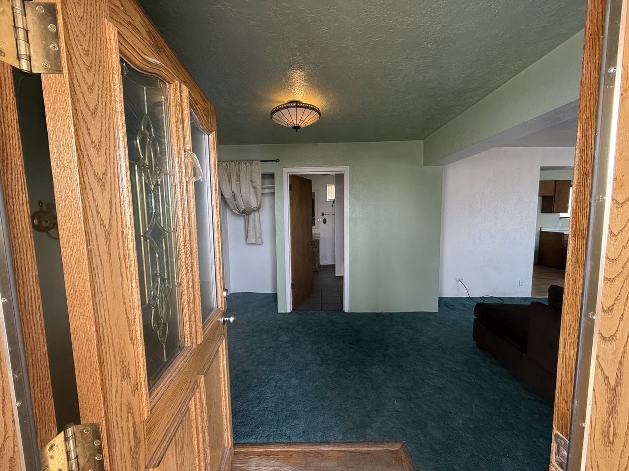 811 Country Ln - Photo 4 of 23