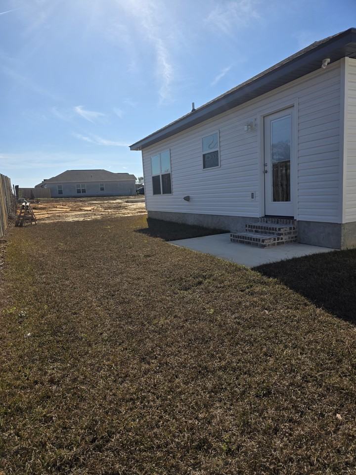 115 Thistlewood Dr #1 - Photo 2 of 17