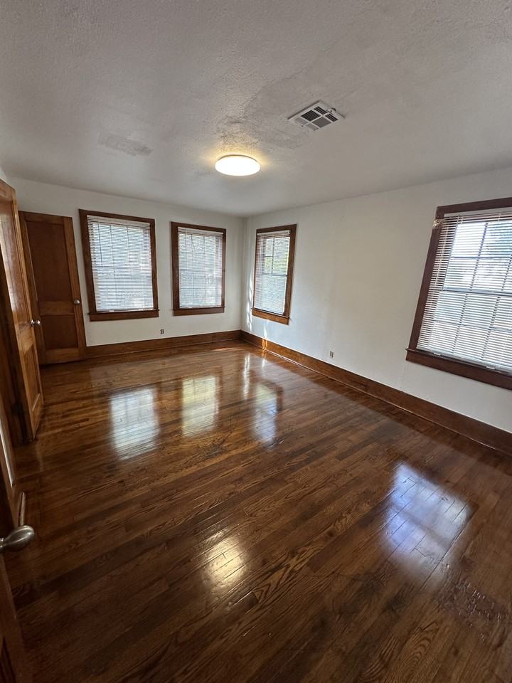 900 Madeline Ave #1 - Photo 6 of 12