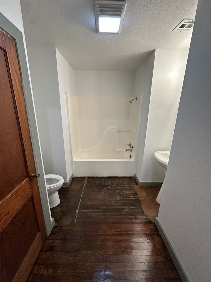 900 Madeline Ave #1 - Photo 7 of 12