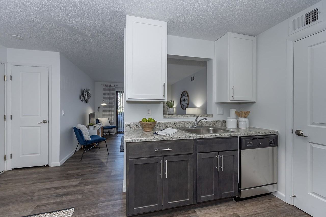 Windsor Place Apartments - Photo 2 of 38