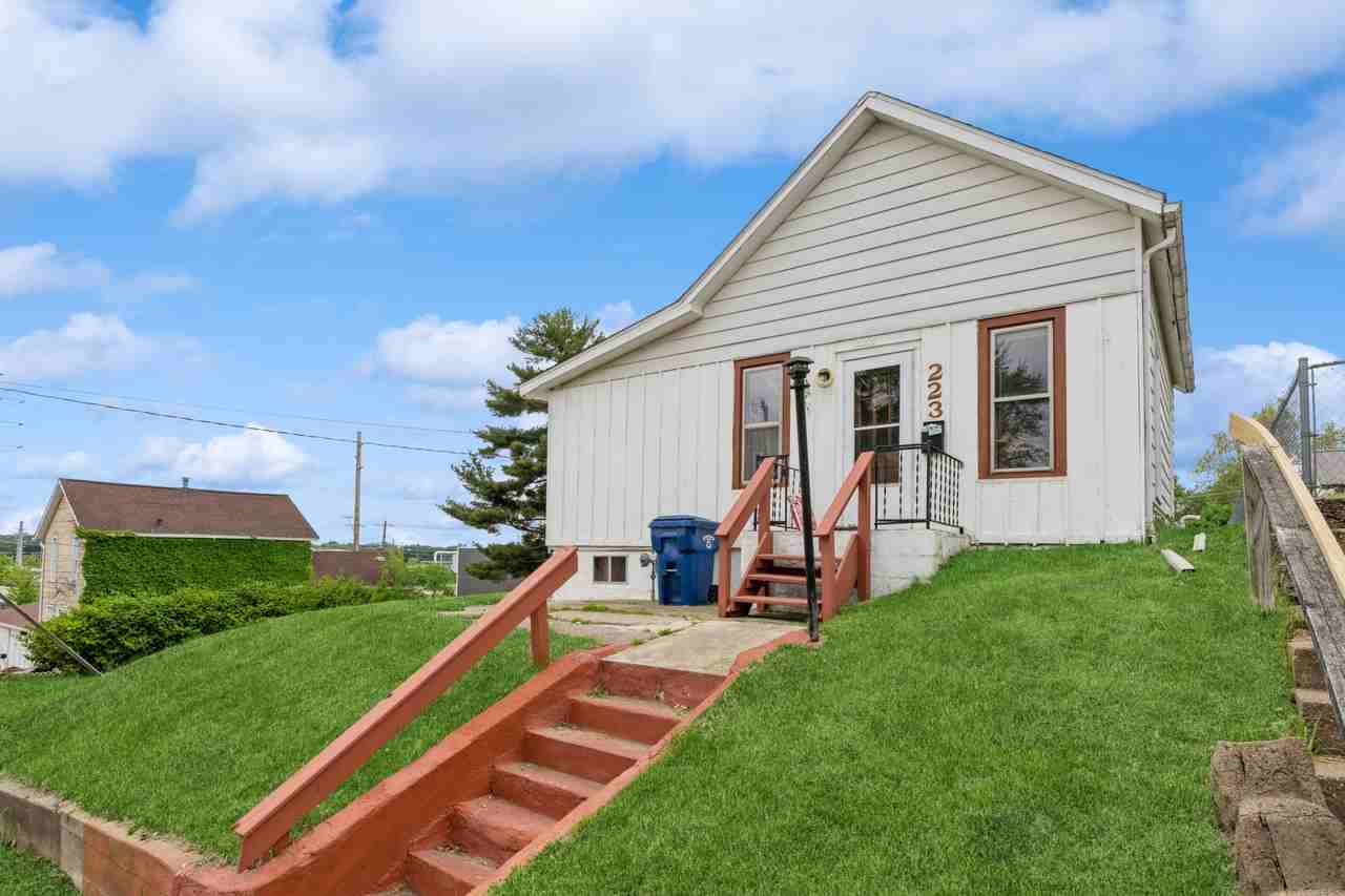 223 16th Pl #1 - Photo 2 of 32
