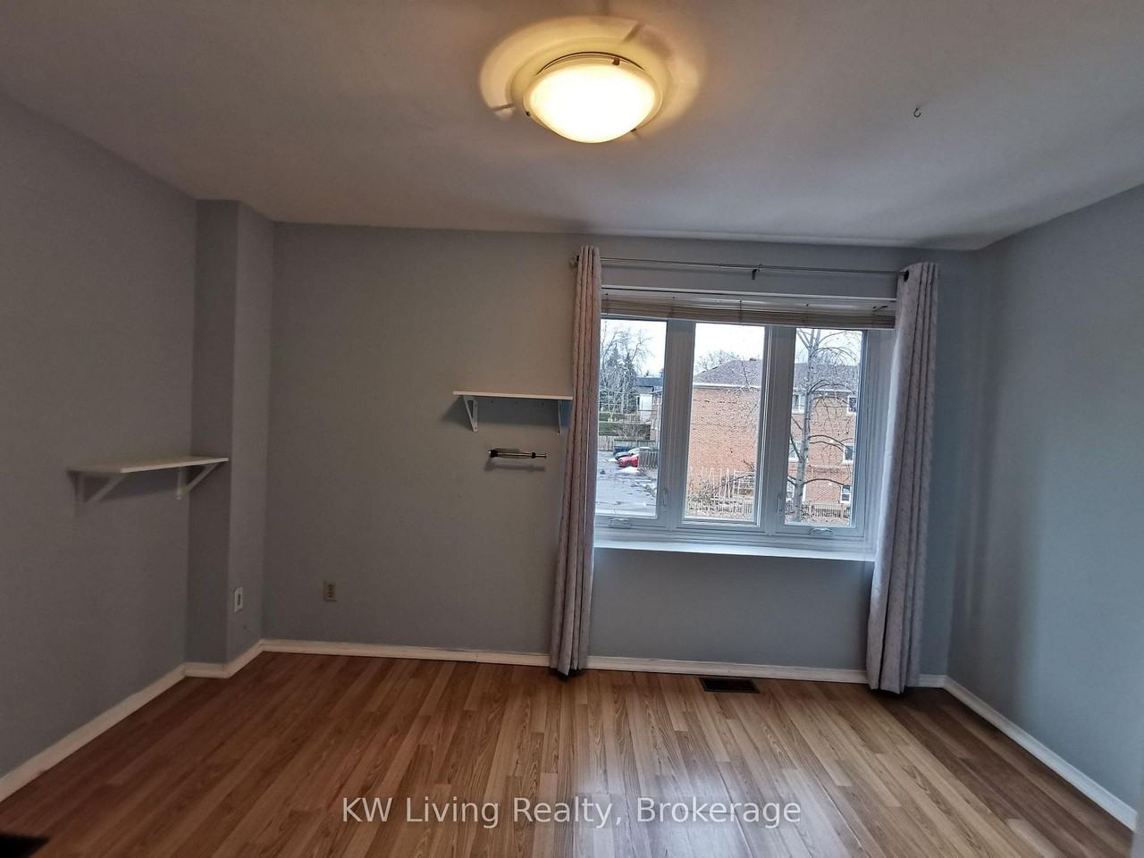 Eglinton Ave E & Bayview Ave - Photo 4 of 10