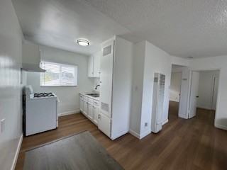 211 W 88th Pl #211 - Photo 3 of 8