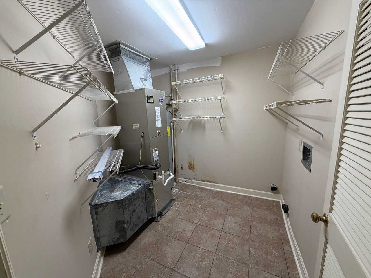 Brentwood Apartments - Photo 6 of 22