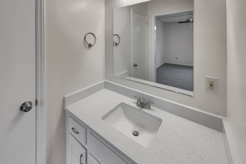 573 Whistle Way - Photo 3 of 6