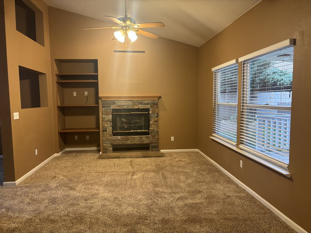 2520 Arcadia Ct - Photo 4 of 27