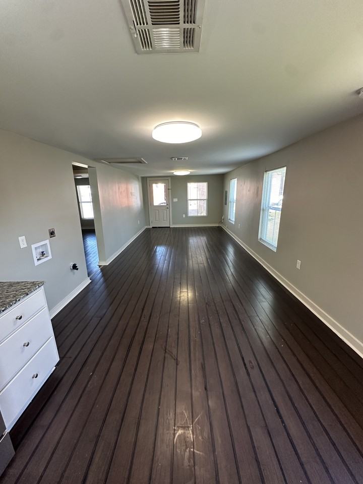 836 Stewart St #1 - Photo 5 of 10