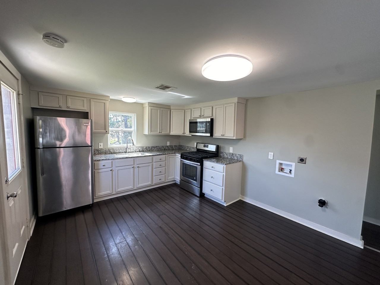 836 Stewart St #1 - Photo 6 of 10