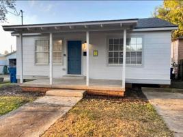 featured image of 618 Chopin St #1