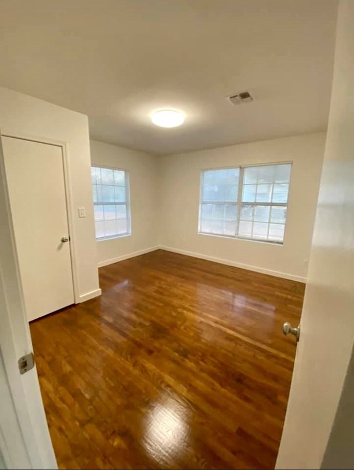 618 Chopin St #1 - Photo 5 of 10