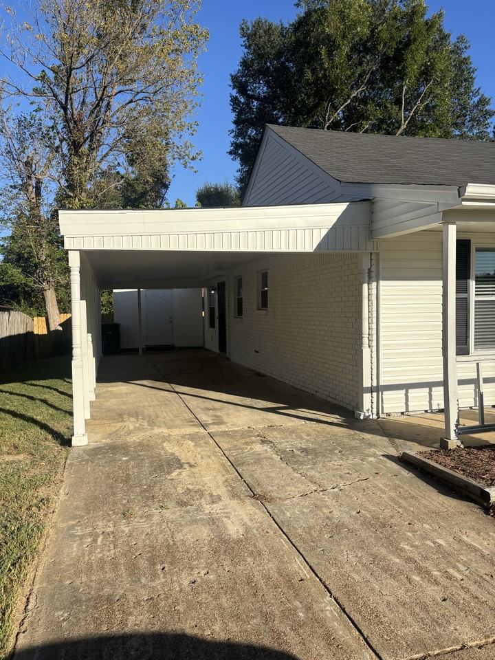 3294 Gatewood Dr #1 - Photo 2 of 11