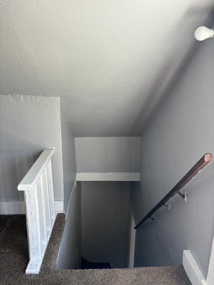 533 W Greene St #1 - Photo 5 of 9