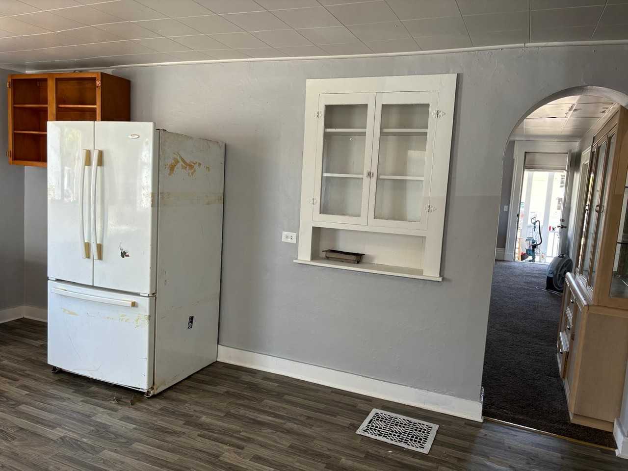 533 W Greene St #1 - Photo 7 of 9