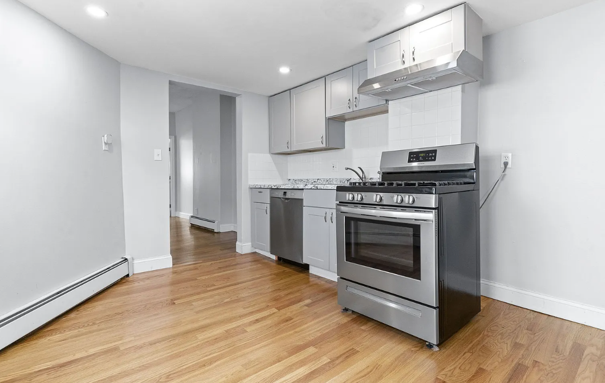 156 Lexington St #2 - Photo 3 of 15