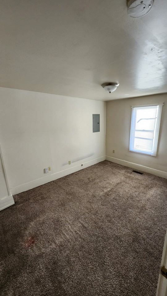 105 South Roosevelt aveUnit 1/2 #2 - Photo 2 of 8