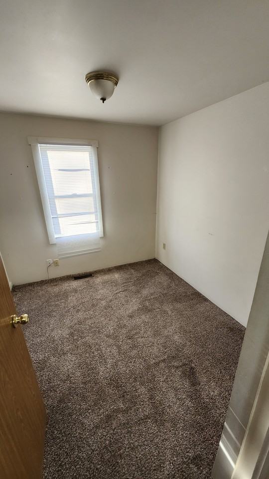 105 South Roosevelt aveUnit 1/2 #2 - Photo 4 of 8