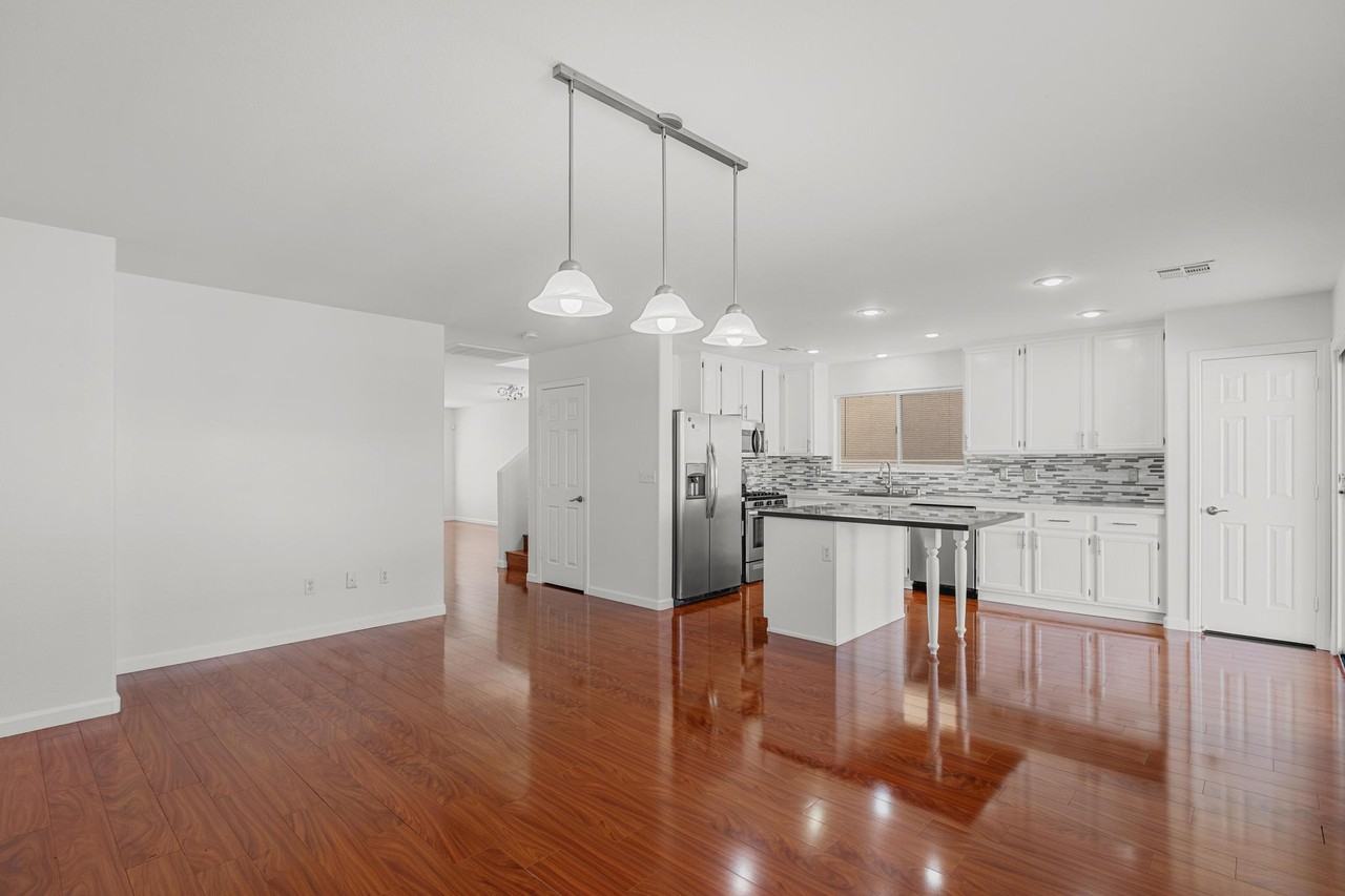 11135 Alora St #1 - Photo 3 of 10