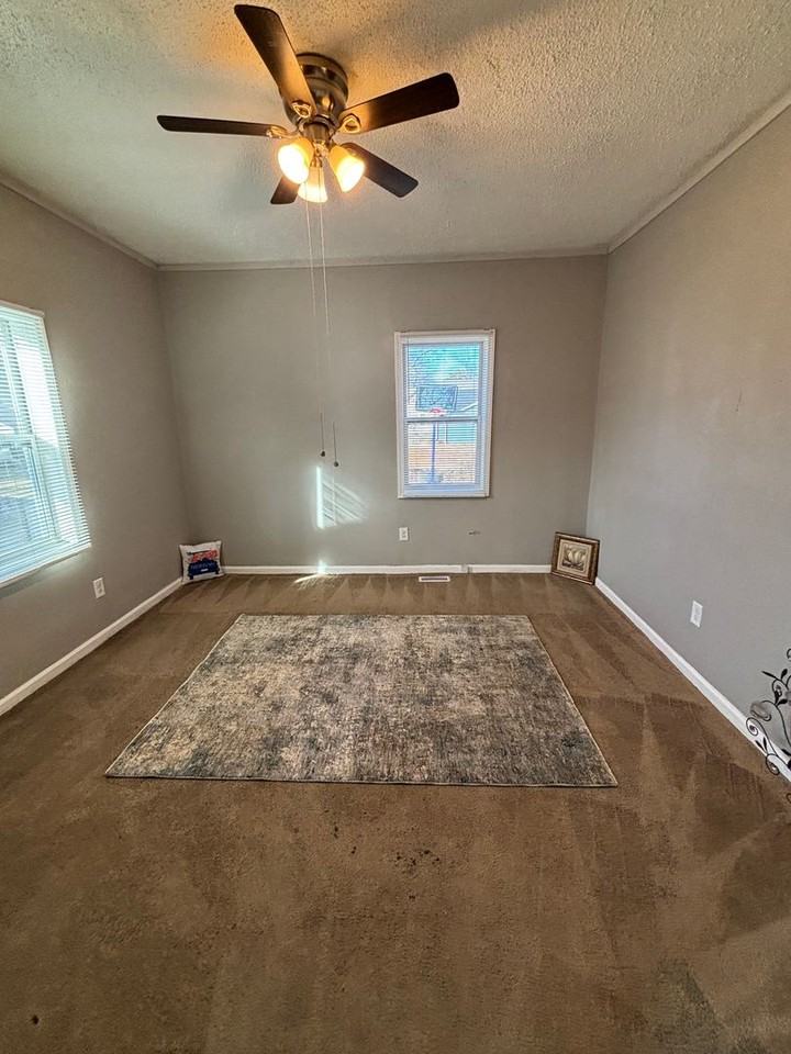 302 Pryor St - Photo 2 of 21