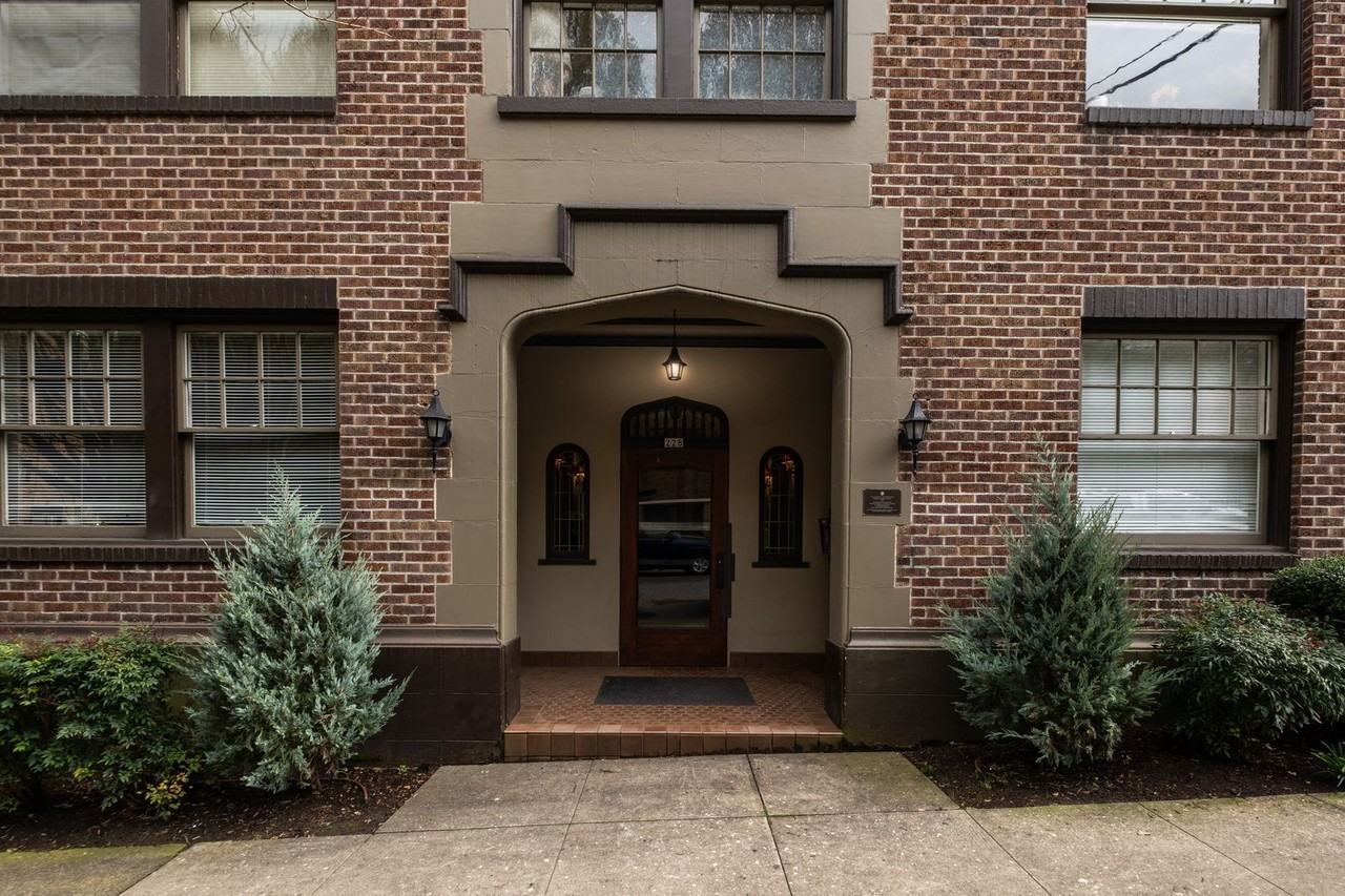 ELIZABETH APARTMENTS (ELIZ01) - Photo 3 of 38