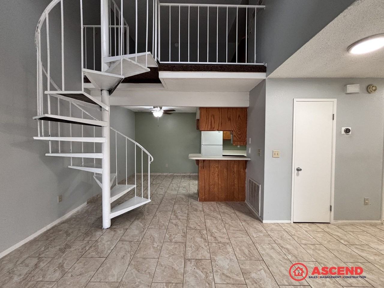 5301 Dunsmuir Rd #2 - Photo 6 of 28