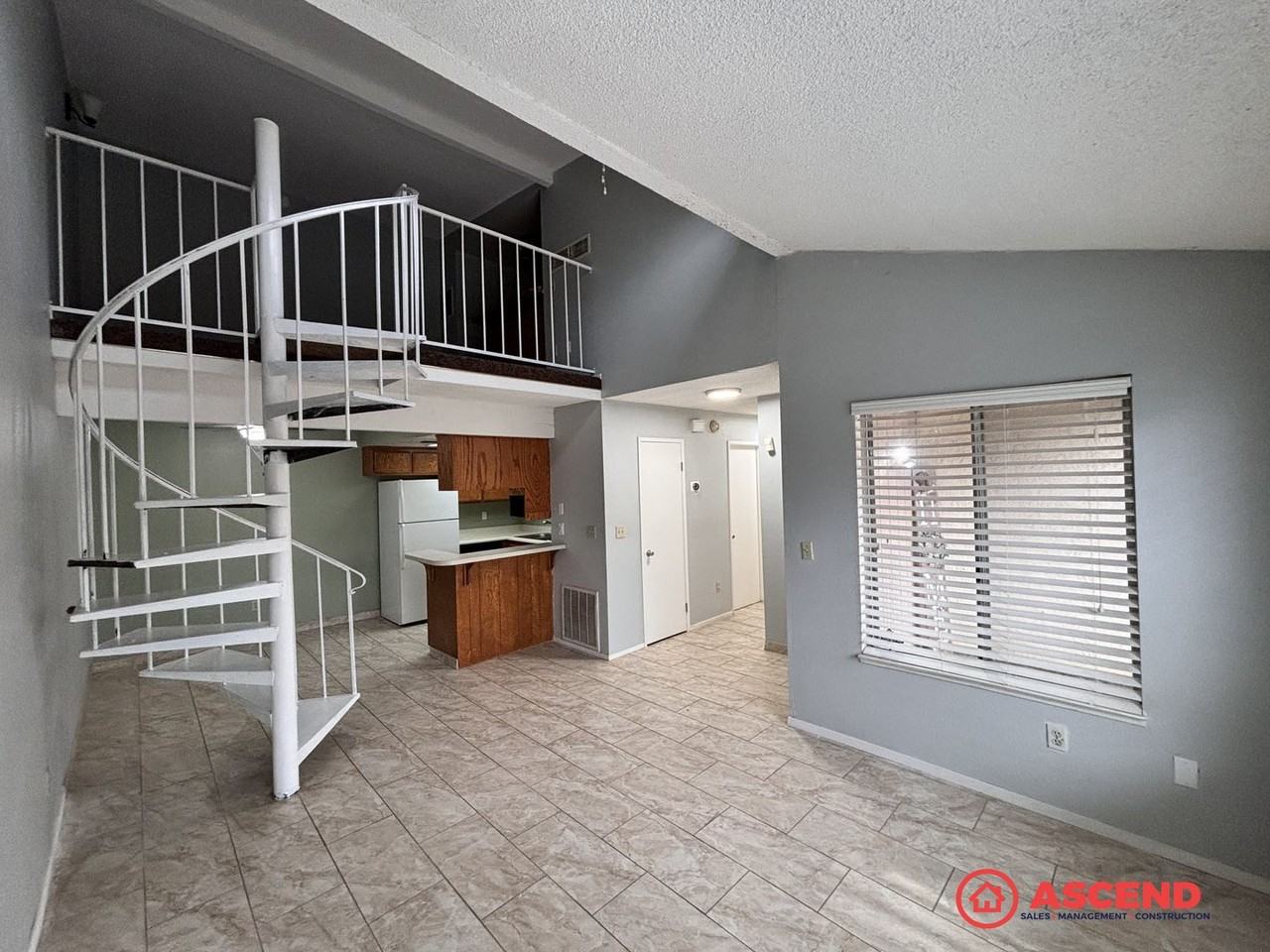 5301 Dunsmuir Rd #2 - Photo 7 of 28