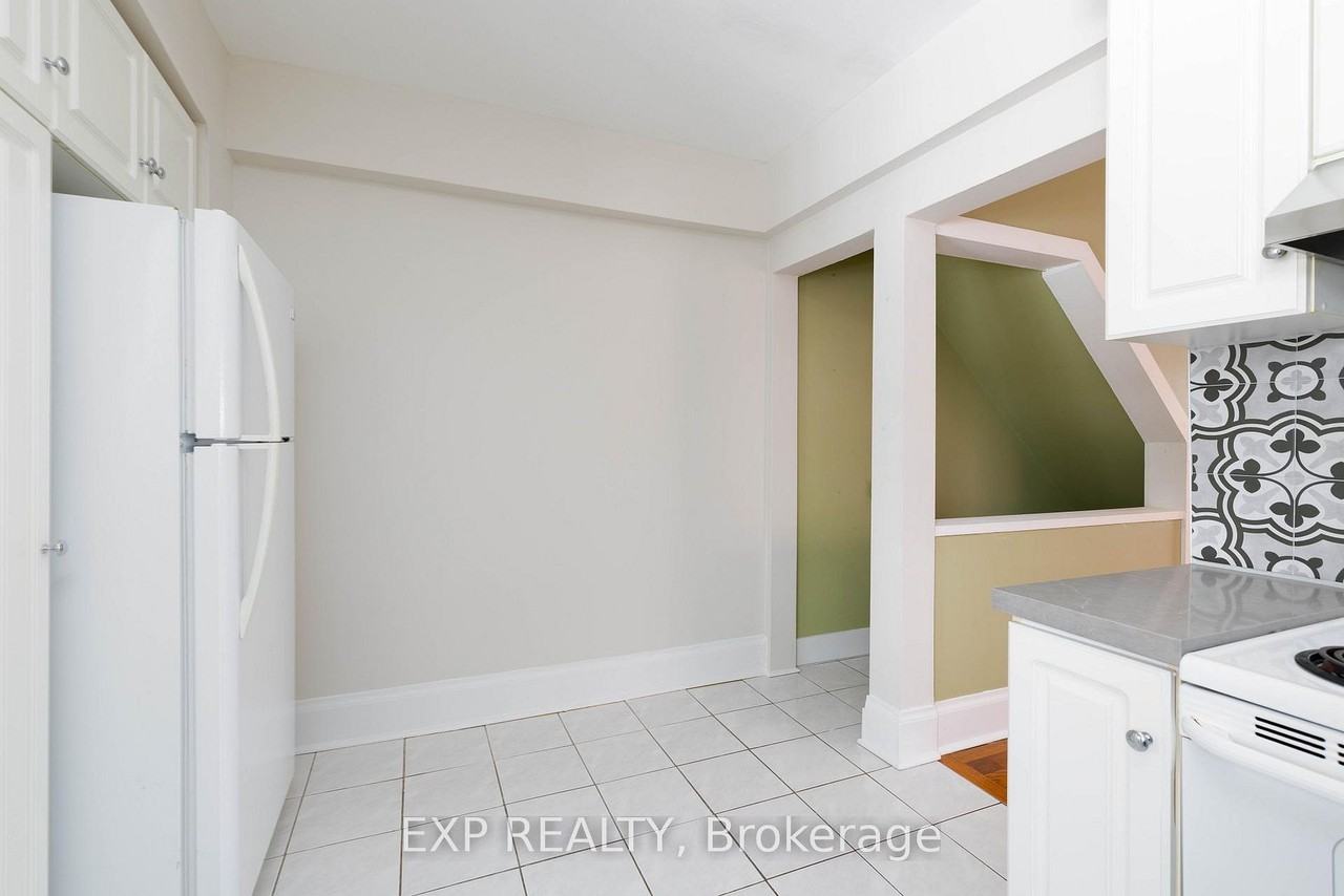 137 Bastedo Avenue - Photo 4 of 28