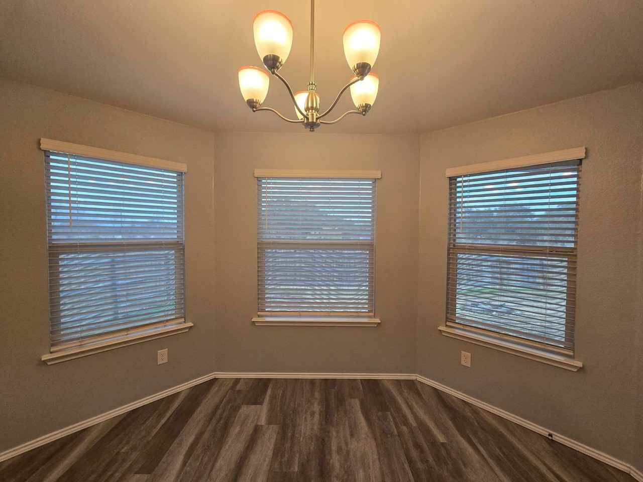 9105 Everly Dr - Photo 6 of 21