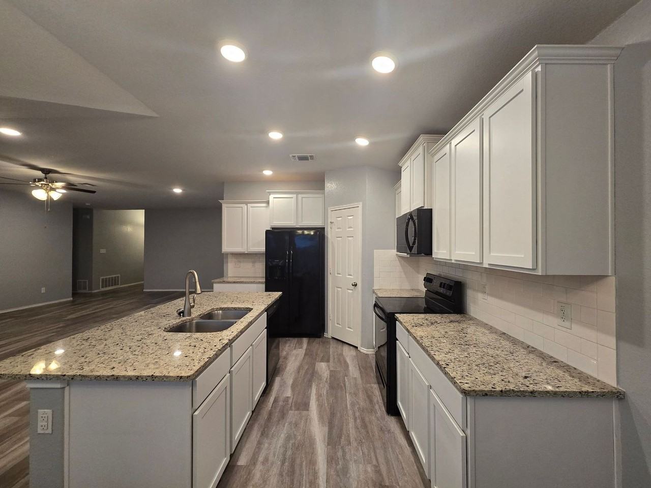 9105 Everly Dr - Photo 7 of 21