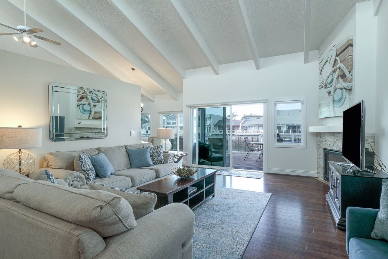 4431 Gateshead Bay - Photo 2 of 31