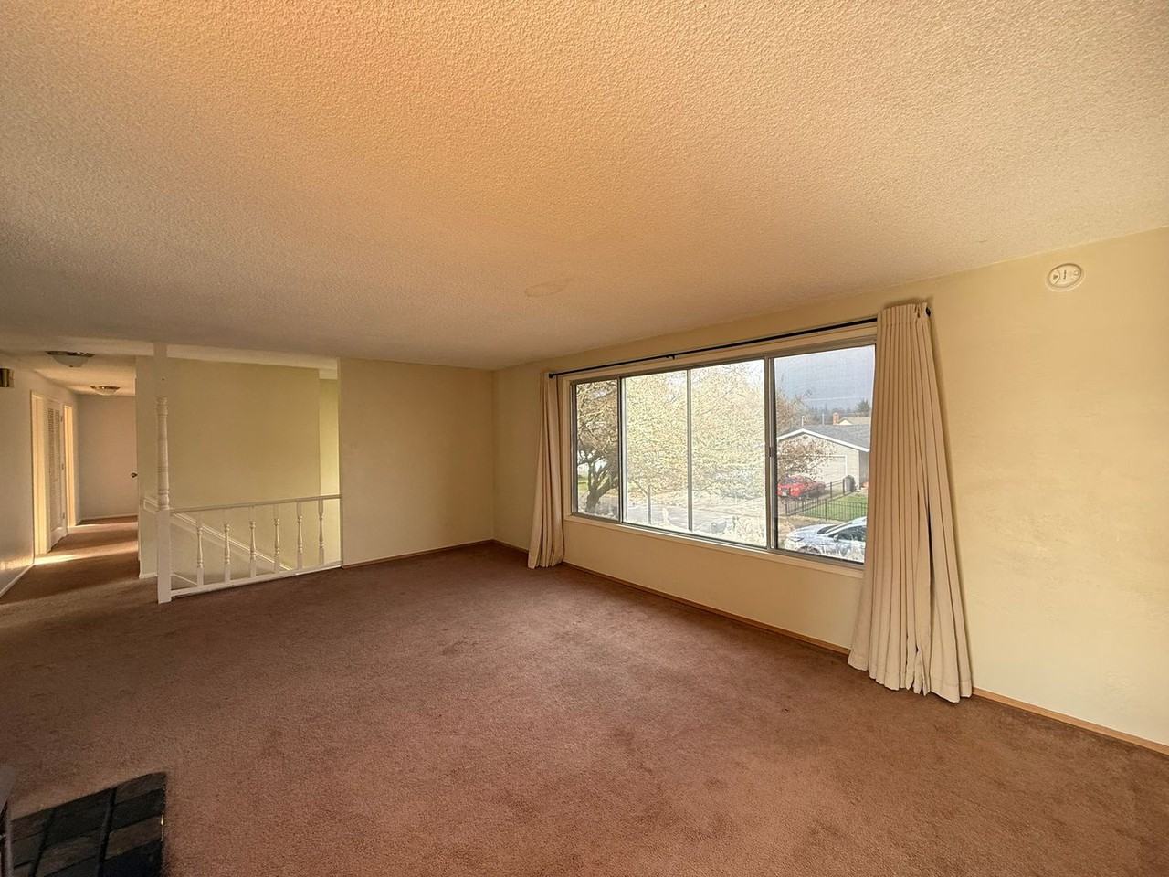 3355 Montebello Ave - Photo 4 of 35