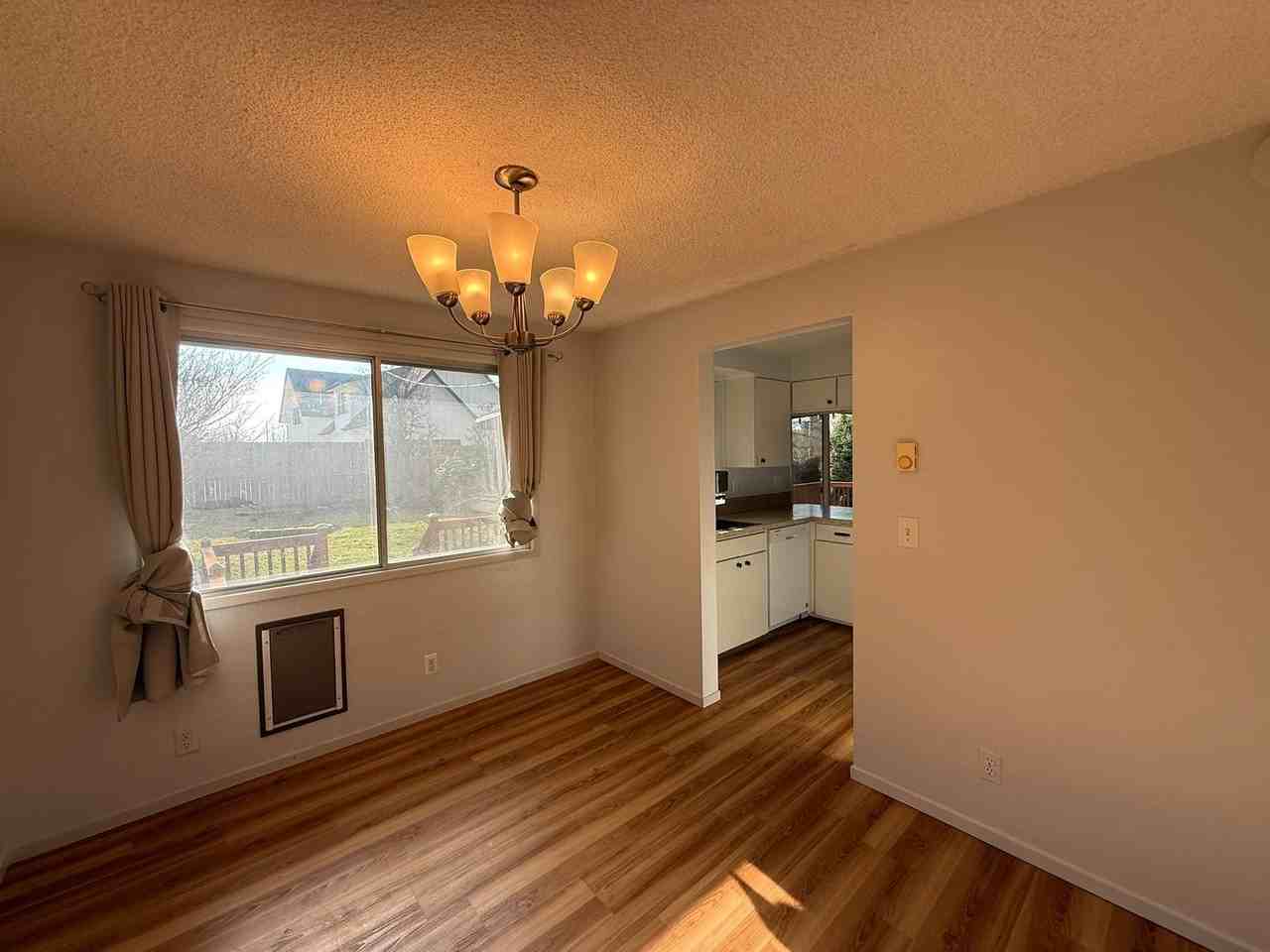 3355 Montebello Ave - Photo 5 of 35