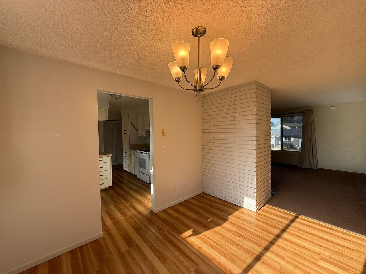 3355 Montebello Ave - Photo 6 of 35