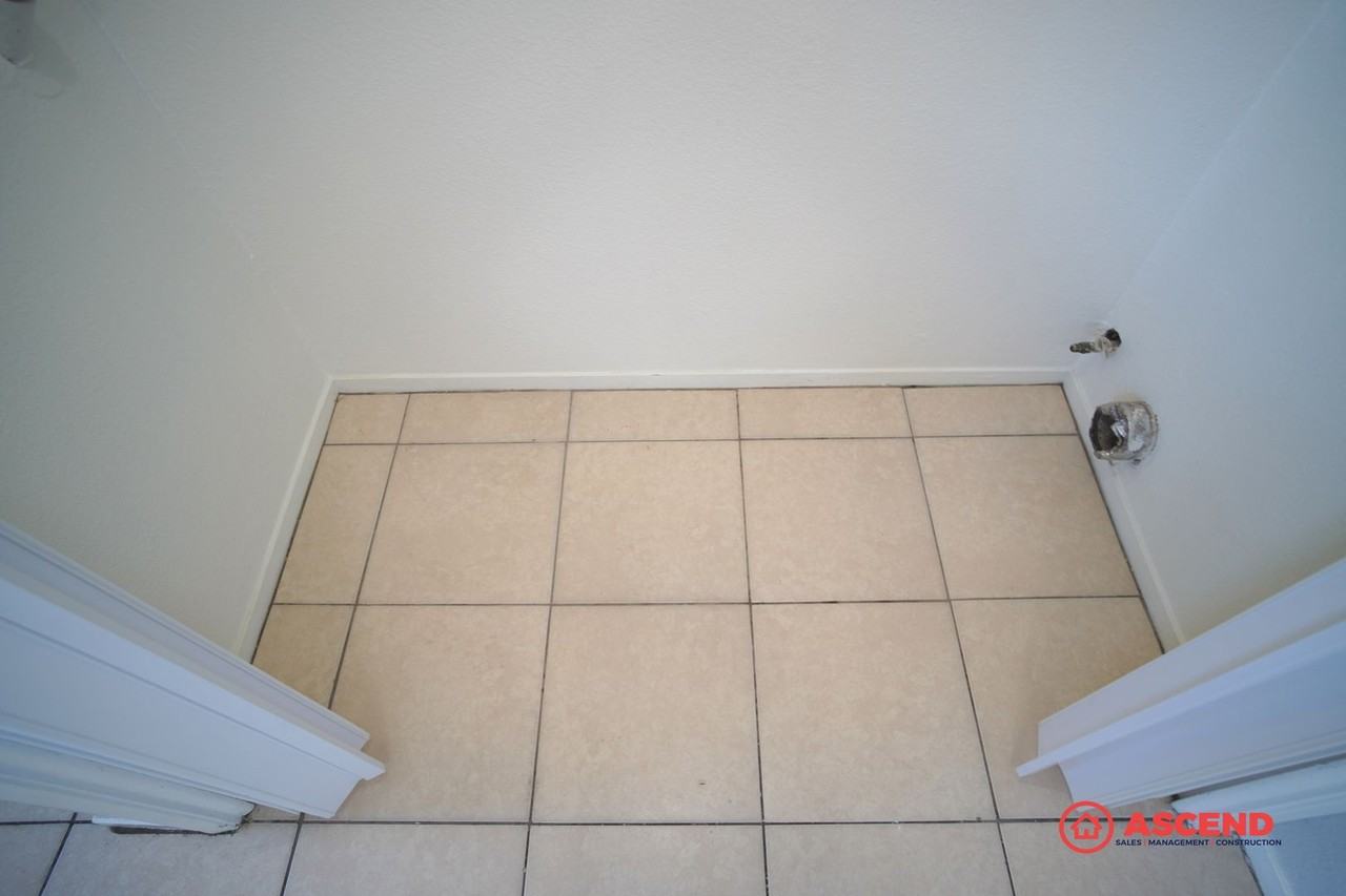 4701 Beechwood St #142 - Photo 6 of 17