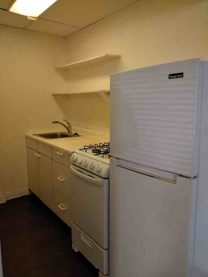 901-909 Summit Ave S - Photo 3 of 18