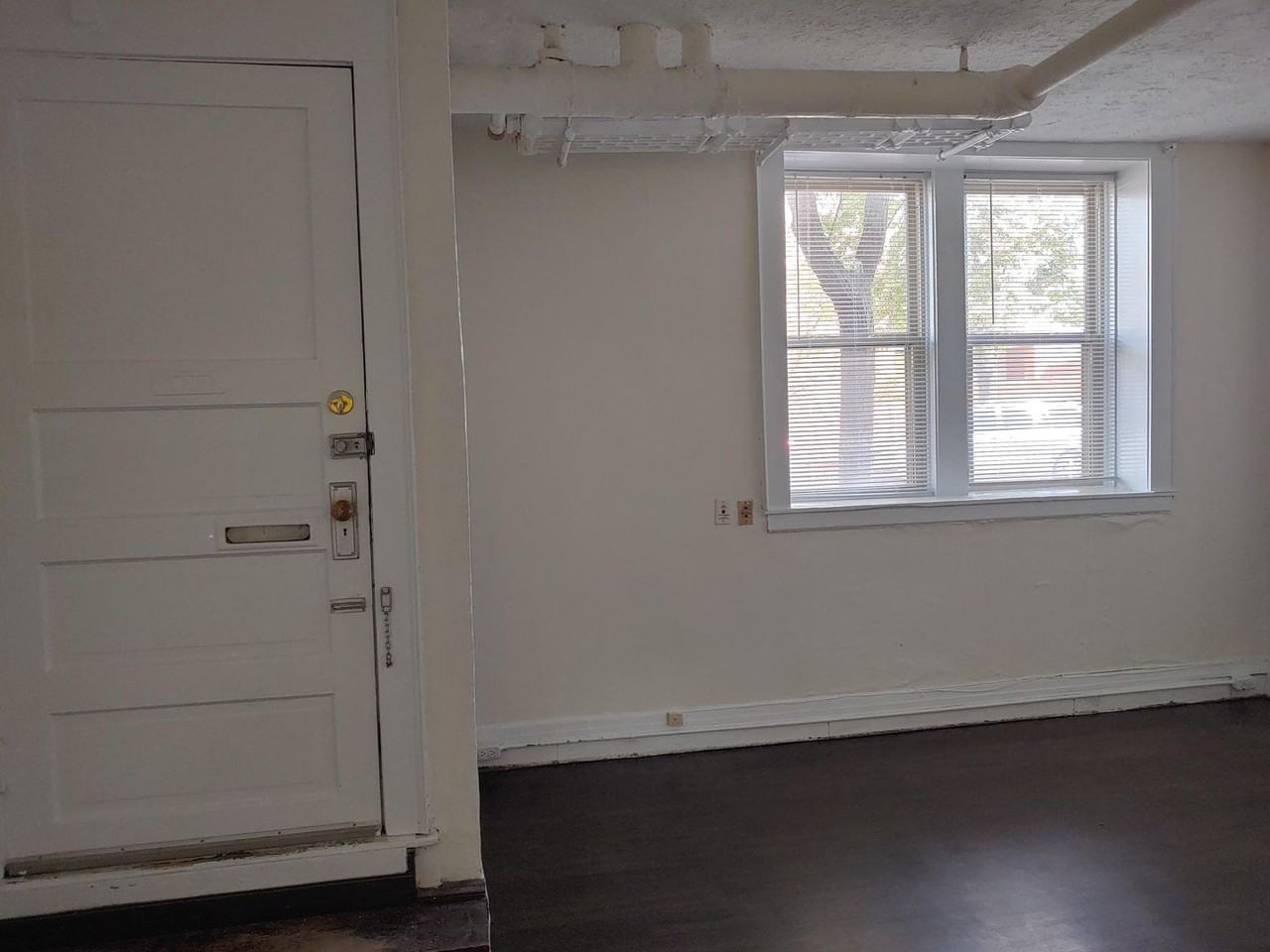 901-909 Summit Ave S - Photo 4 of 18