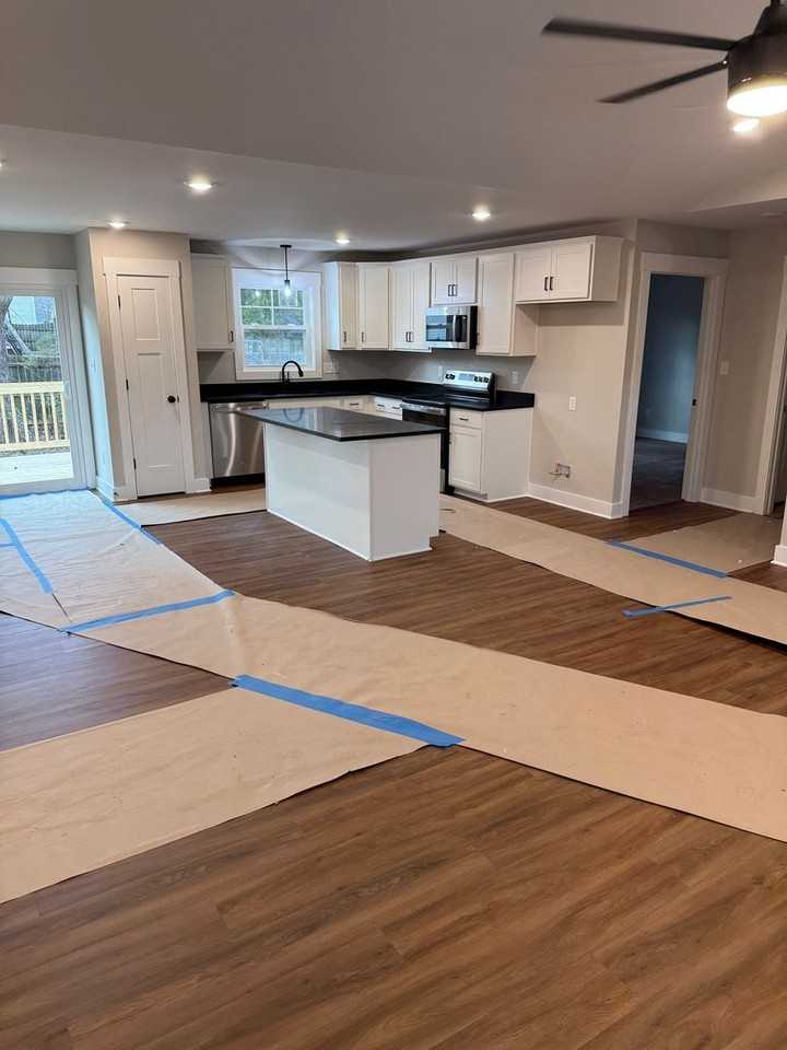 325 Yorktown Dr - Photo 3 of 16