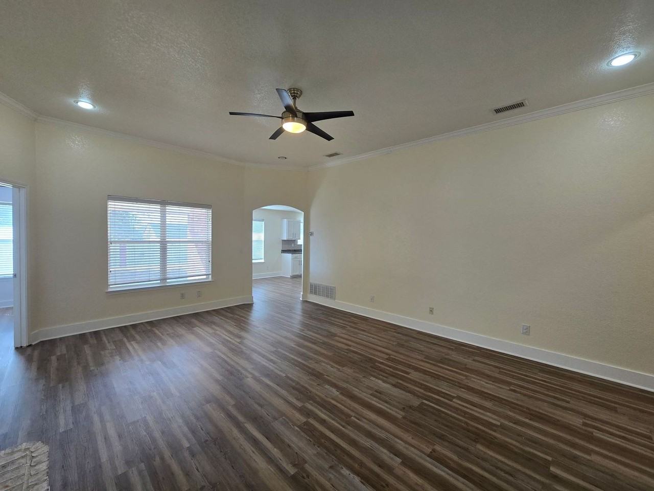 408 Abu Bakar Dr - Photo 6 of 23