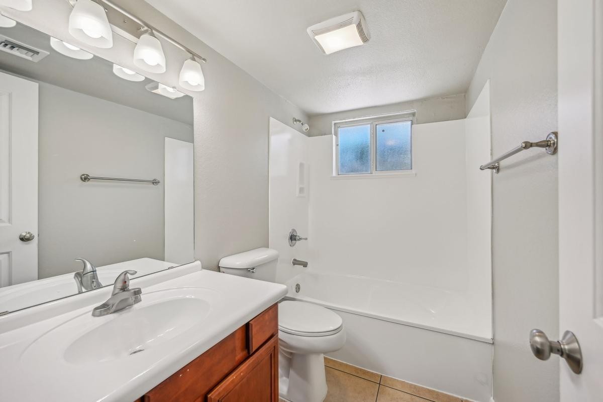 3833 N 30th St - Photo 4 of 20
