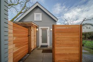 featured image of 3577 Ne Knott St