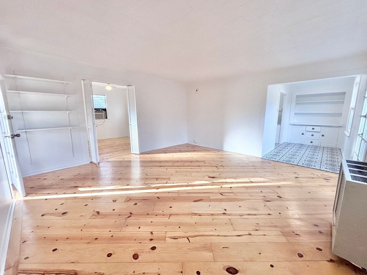 2339 Norwalk Ave - Photo 2 of 24