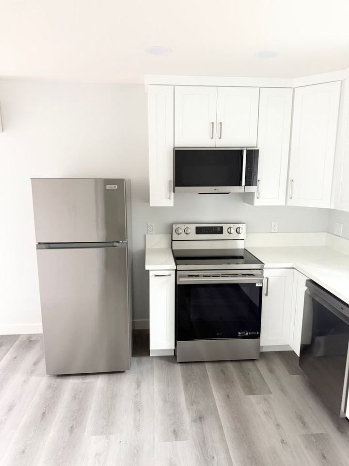 849 W. 11th Street - Photo 6 of 13