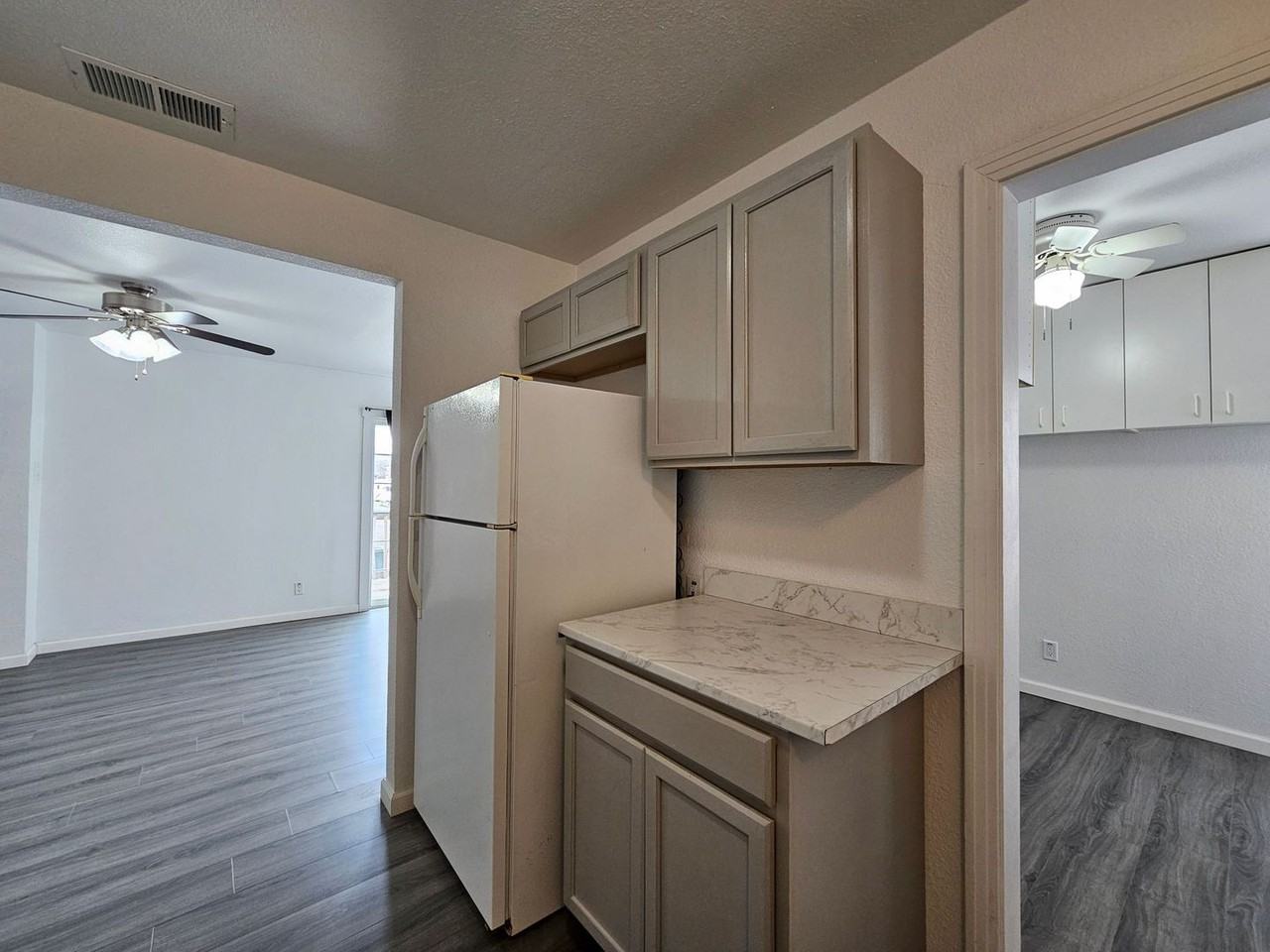 715 Valley Rd - Photo 5 of 19