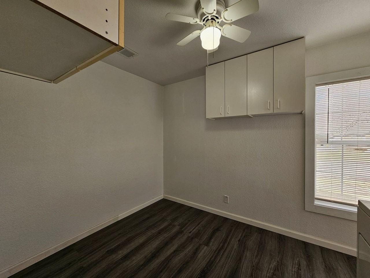 715 Valley Rd - Photo 6 of 19